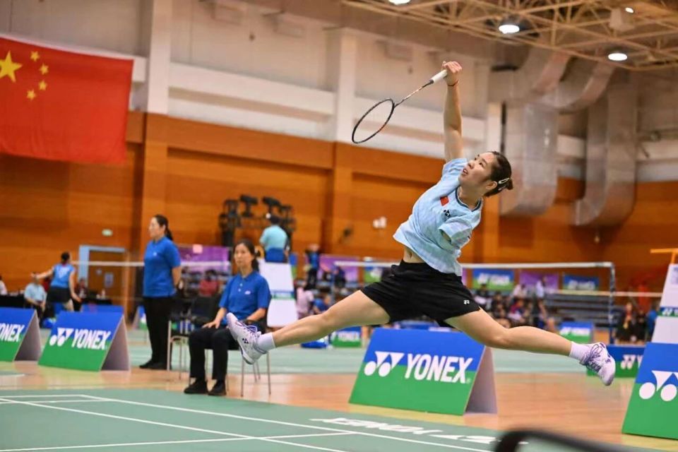 员肖祖贤和, 站立, bt 员肖祖贤和, 站立, bt