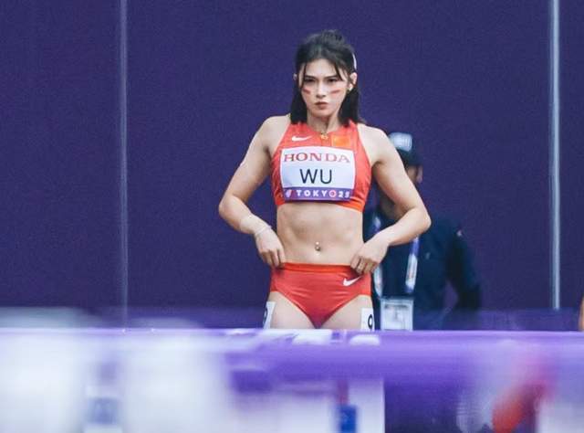 腹肌没有以, 艳妮依然打, 包括世锦赛 腹肌没有以, 艳妮依然打, 包括世锦赛